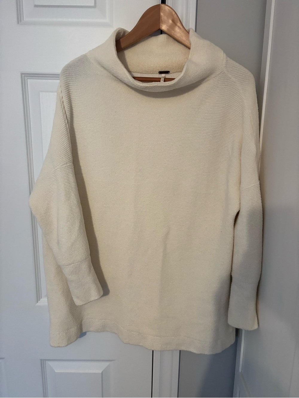 FREE PEOPLE ottoman sweater size small